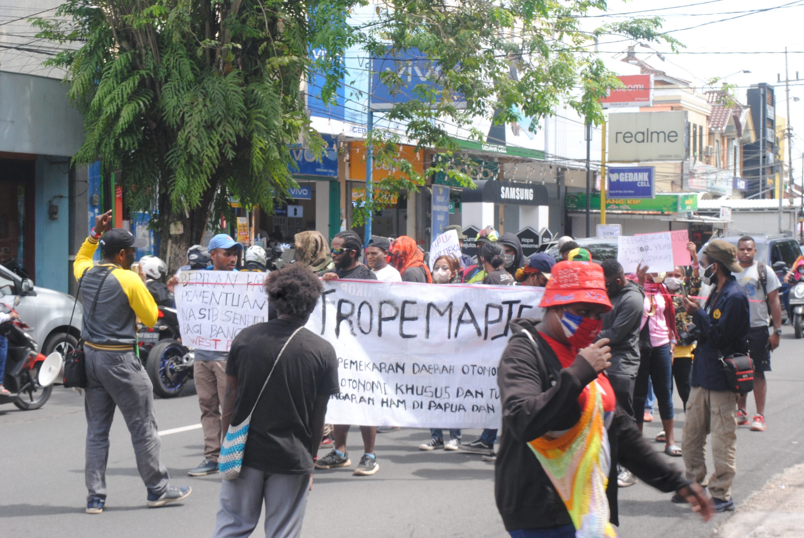 14 Tuntutan Front Pelajar dan Mahasiswa Papua Jember di Aksi Damai Tolak Pemekaran Daerah Otonomi Baru (DOB)